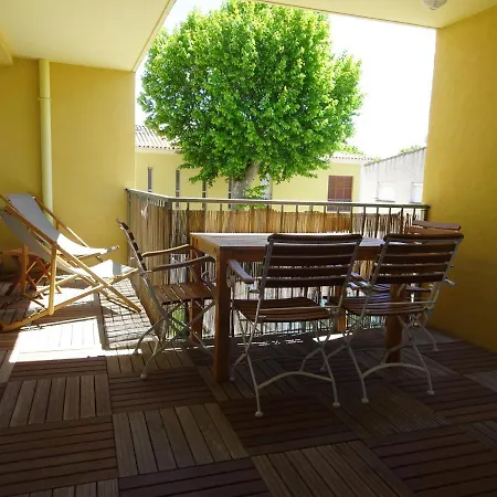 Les Manades شقة *